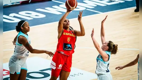 ¡Con contundencia! España venció 74-35 a Argentina y ya piensa en los octavos