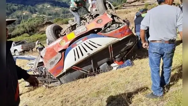 Tragedia en carretera de Áncash: 11 muertos y 14 heridos al caer un bus al abismo
