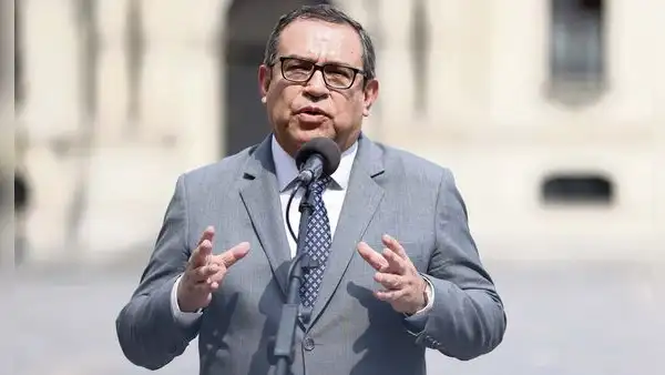 Alberto Otárola se reunió con representantes del Congreso un día antes de 'Marcha Nacional'