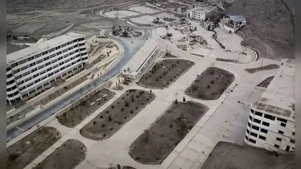 La enorme y abandonada universidad ubicada en la cima de un cerro de SJL: ¿qué pasó con la institución?