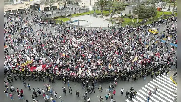 Marcha Nacional 19J: manifestantes llegaron al Congreso para exigir cambios en el poder