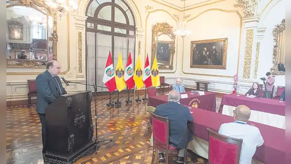Docentes preocupados por competencias de educación que pasarían a la Municipalidad de Lima