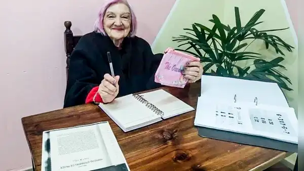 Mujer de 101 años busca terminar la secundaria: “Dicen que no vale la pena, pero voy por más”
