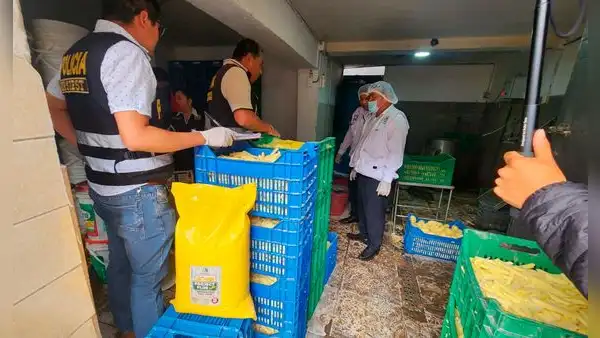 SMP: hallan nido de ratas en local que abastecía papas a pollerías del distrito