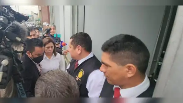 Rosa Gutiérrez llega a la Fiscalía para declarar por presuntas presiones de Dina Boluarte en EsSalud