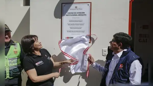 Ministra Nancy Tolentino lamentó que alcalde haya sido obligado a pedir perdón