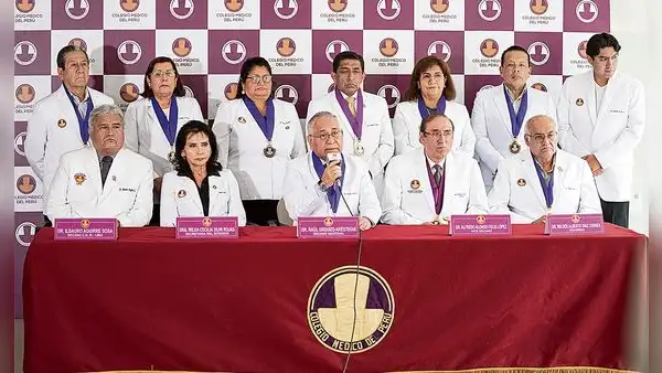 Colegio Médico del Perú pide destitución del nuevo jefe de EsSalud