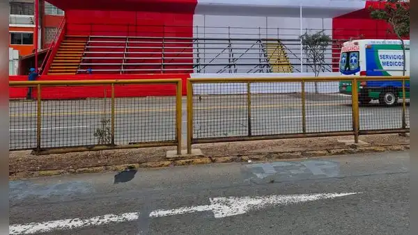 Parada Militar 2023: borran nombres de espacios lotizados en la pista de la Av. Brasil