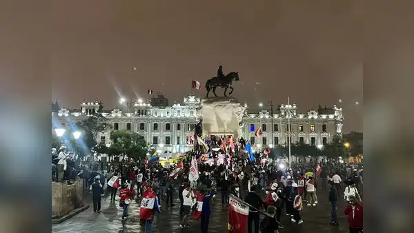 Protestas en Lima: manifestantes contra el Gobierno de Dina Boluarte se concretaron en plaza San Martín