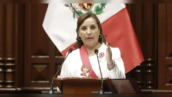 Boluarte agradece a Boric por su apoyo en conflicto por presidencia de Alianza del Pacífico