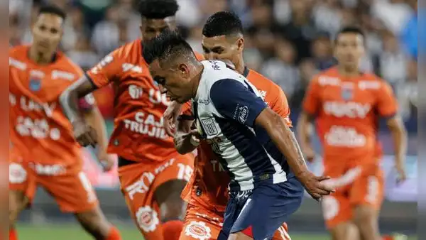 ¿Por qué Christian Cueva se convirtió en tendencia tras partido con César Vallejo?
