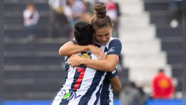Alianza Lima goleó 4-1 a Universitario en el clásico y le quitó el invicto en la Liga Femenina