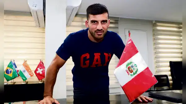 Ante la lesión de Lapadula: ¿Bernardo Cuesta es elegible por Perú para las Eliminatorias?