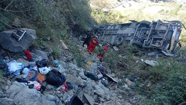 Accidente en Piura: a 13 se elevan los fallecidos en volcadura de bus que iba de San Martín a Tumbes