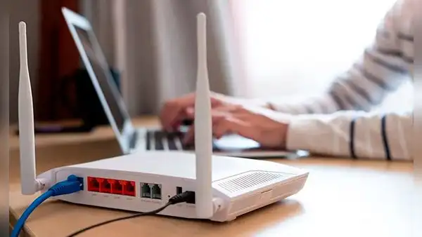 ¿Es recomendable apagar el router si no estarás en tu casa o debes dejarlo prendido?