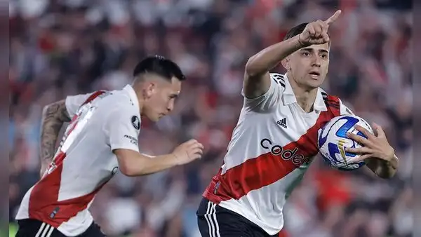 Con doblete de Pablo Solari, River Plate remontó 2-1 a Inter de Porto Alegre por Copa Libertadores