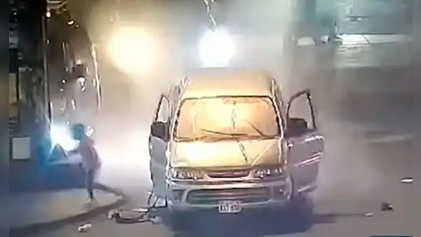 Los Olivos: balón de helio explota dentro de minivan con pasajeros a bordo