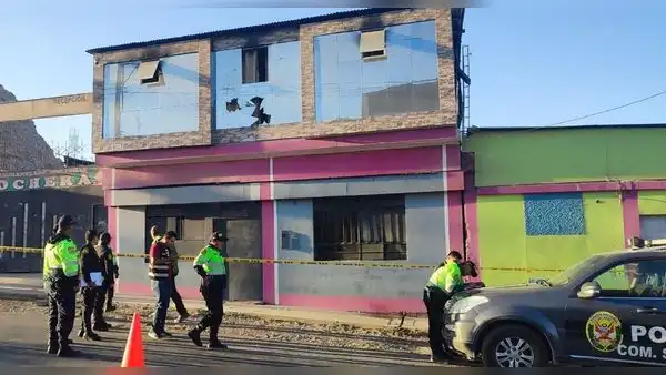 Moquegua: 2 niños mueren durante incendio de club nocturno