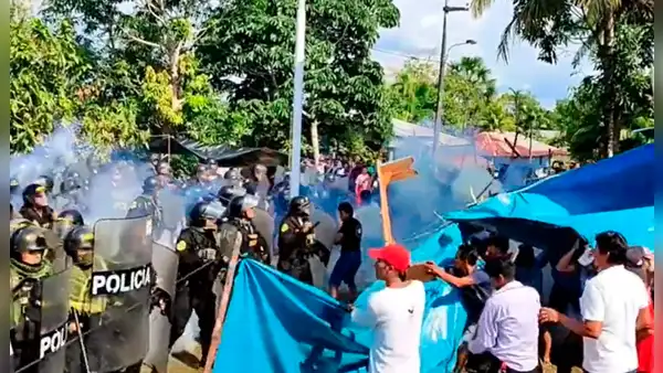 Policías y ciudadanos se enfrentan en toma de municipio de Alto Nanay en Loreto