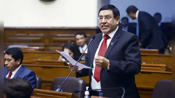 Congreso: Alejandro Soto puso en agenda del pleno proyecto de ley en su beneficio