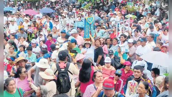 Chiclayo: fieles llegan a Motupe para venerar y recibir la bendición del santo madero