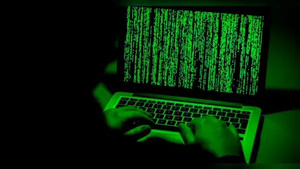 ¿Crees que te espían a través de la cámara de tu PC? 3 señales que lo confirmarían