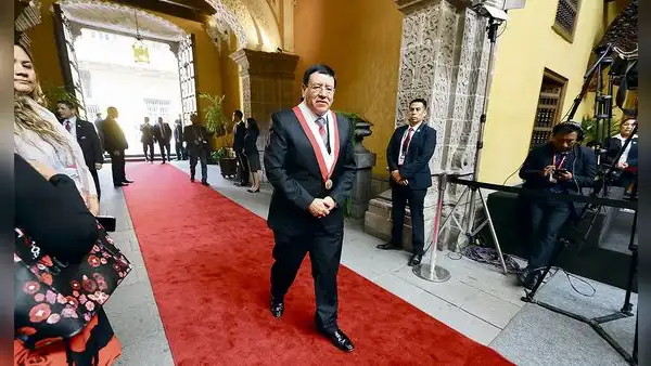 Flor Pablo solicitó que Ética inicie investigación de oficio a Alejandro Soto tras instalarse