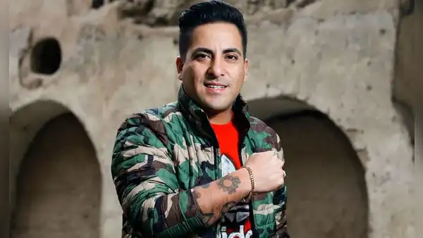 ¿Cuánto ganaba Tommy Portugal en sus inicios en el canto y qué fue lo primero que se compró?