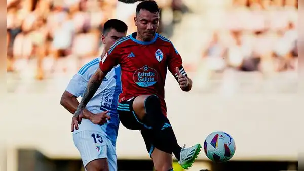 Con Renato Tapia, Celta de Vigo venció 3-0 a Compostela en un encuentro amistoso