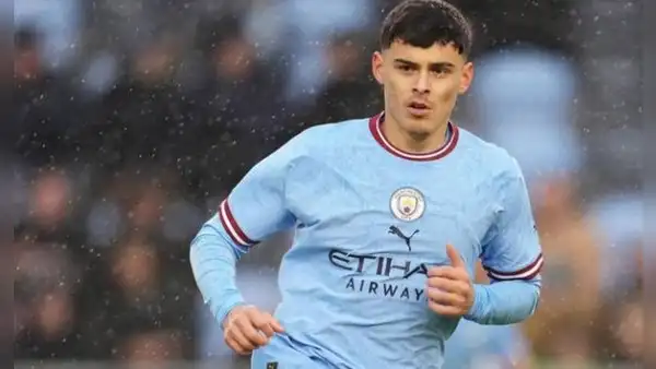 Rechazó a Perú y ahora se va del Manchester City: el insólito destino de Alexander Robertson