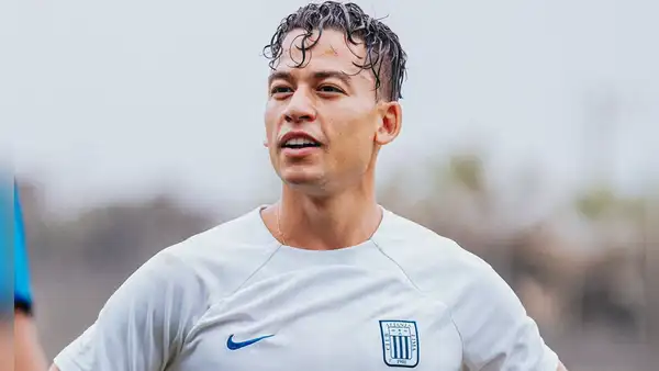 Hinchas de Alianza Lima se emocionan por el regreso de Cristian Benavente tras 6 meses