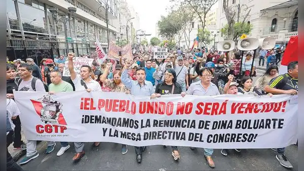 Congreso: bancadas no respaldan adelanto de elecciones