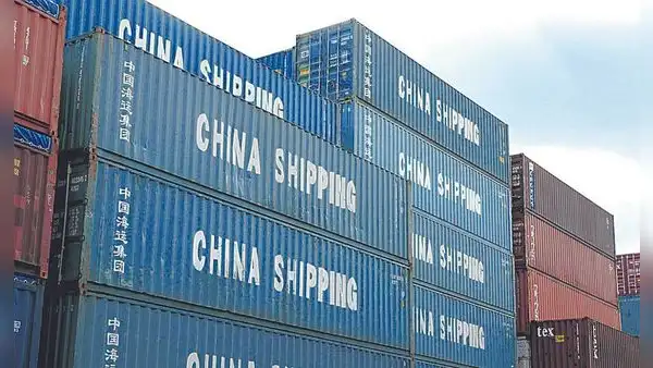Exportaciones chinas se contrajeron en 13,6%
