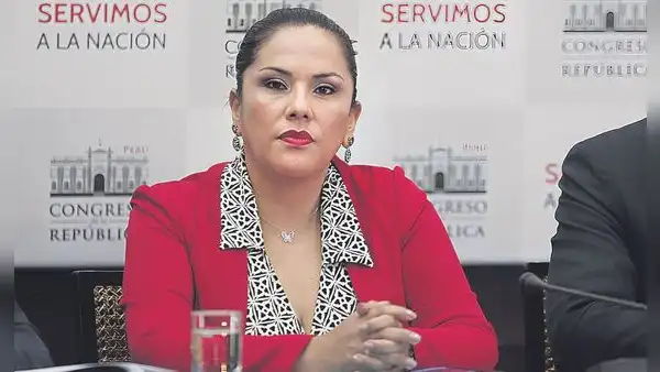 Digna Calle regresaría recién en setiembre