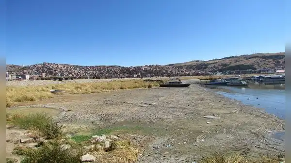 Puno: El lago Titicaca sigue perdiendo reservas de agua