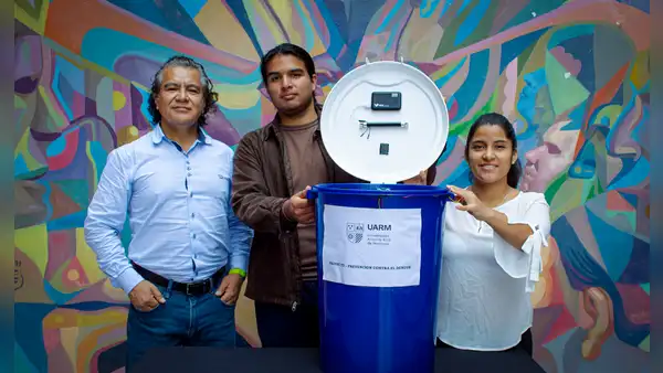Universitarios crean el primer repelente electrónico contra el dengue que funciona con energía solar