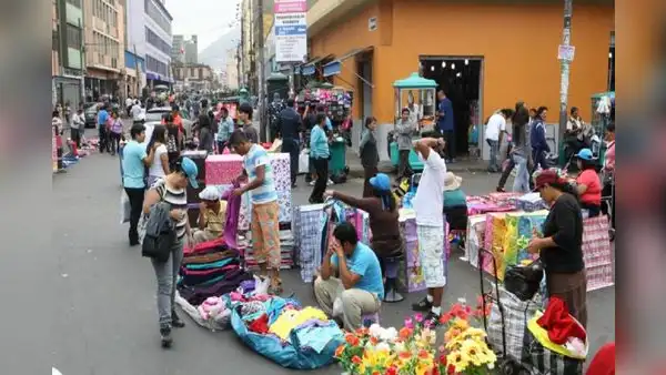 INEI: aumenta empleo precario y mal remunerado en Lima para julio