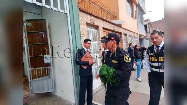 Trasladan a Depincri a policías involucrados en disparos al aire durante velorio en Comas