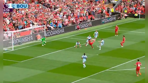 La espectacular tijera de Luis Díaz para marcar el empate del Liverpool ante Bournemouth