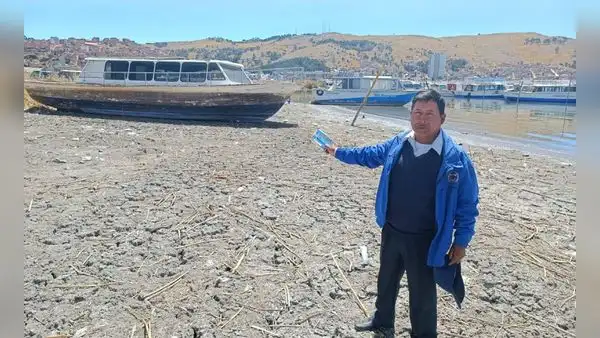 Alerta por sequía en el lago Titicaca: lanchas quedan sobre la tierra por ola de calor y falta de lluvias