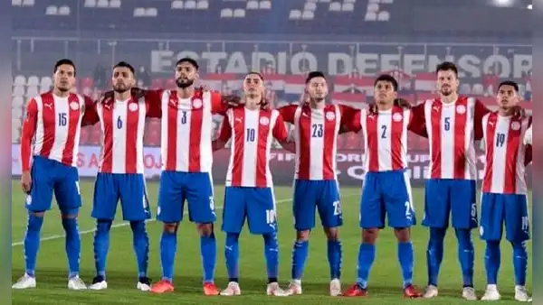 'Joya' de Paraguay sufrió lesión a la rodilla y preocupa a 2 semanas del partido ante Perú
