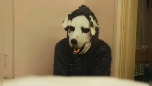 'Good boy', la macabra historia de un hombre que se cree perro: ¿de qué trata y qué secreto esconde?