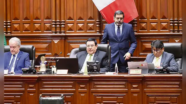 Congreso: partidos de Vladimir Cerrón y Keiko Fujimori blindan a Alejandro Soto
