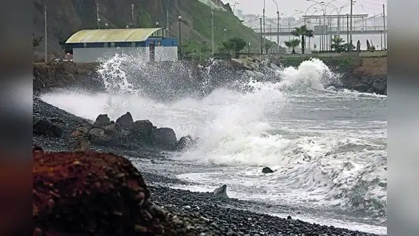 ¡Chorrillos, Ancón y más! Cerca de 70 puertos en el litoral peruano están cerrados por oleajes