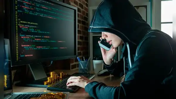 ¿Venderás un teléfono o laptop por internet? Así reconoces al estafador que finge ser comprador