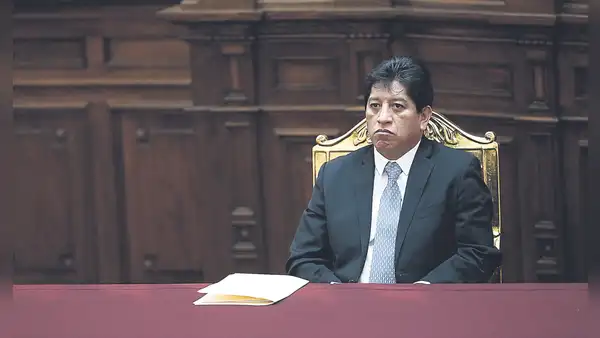 Josué Gutiérrez: defensor del Pueblo reduce requisitos para ser adjunto defensorial