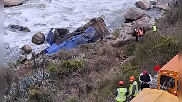 Machu Picchu: 1 muerto y 2 heridos luego de que tren se descarriló por derrumbe