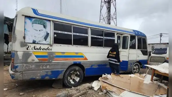 VMT: sicario ingresa a cúster de transporte público y asesina a pasajero