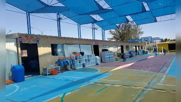 Setenta niños estudian en losa deportiva del distrito de Cayma, en Arequipa