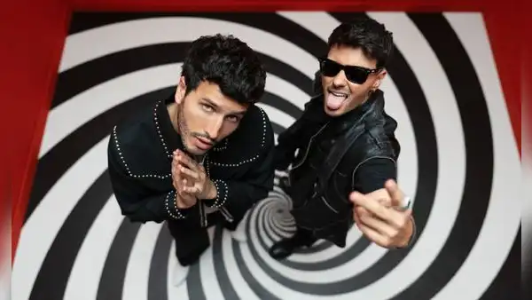 Sebastián Yatra y Abraham Mateo le cantan al amor no correspondido